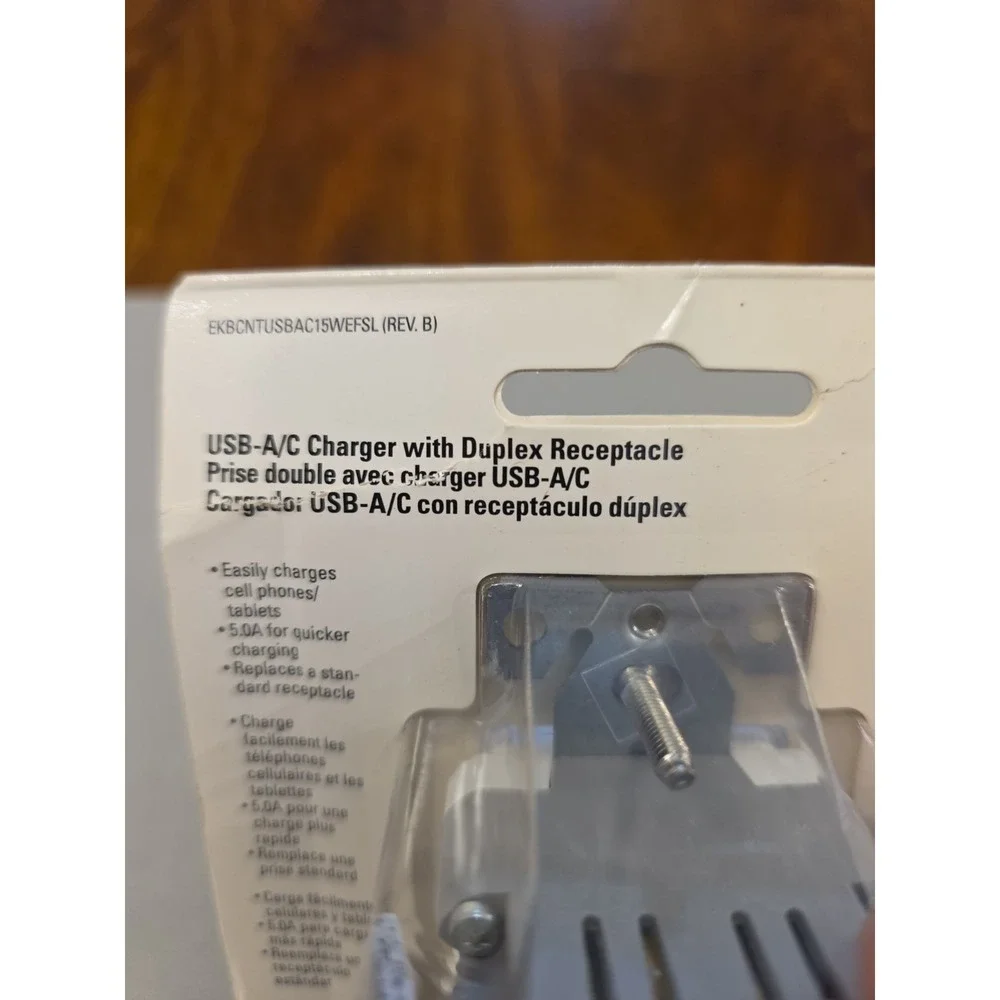 Eaton White USB-A|C Charger With Duplex Receptacle‎ - #TRUSBAC15
